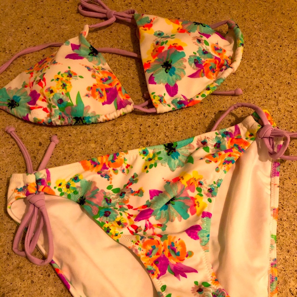 Victoria’s Secret String Bikini